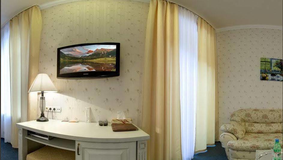 Four Rooms Mini-Hotel Kharkiv Eksteriør billede