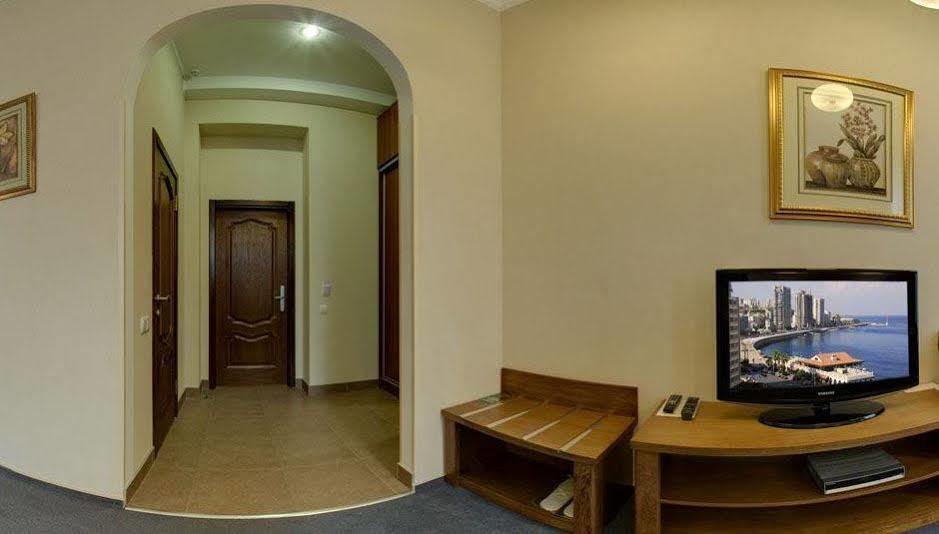 Four Rooms Mini-Hotel Kharkiv Eksteriør billede