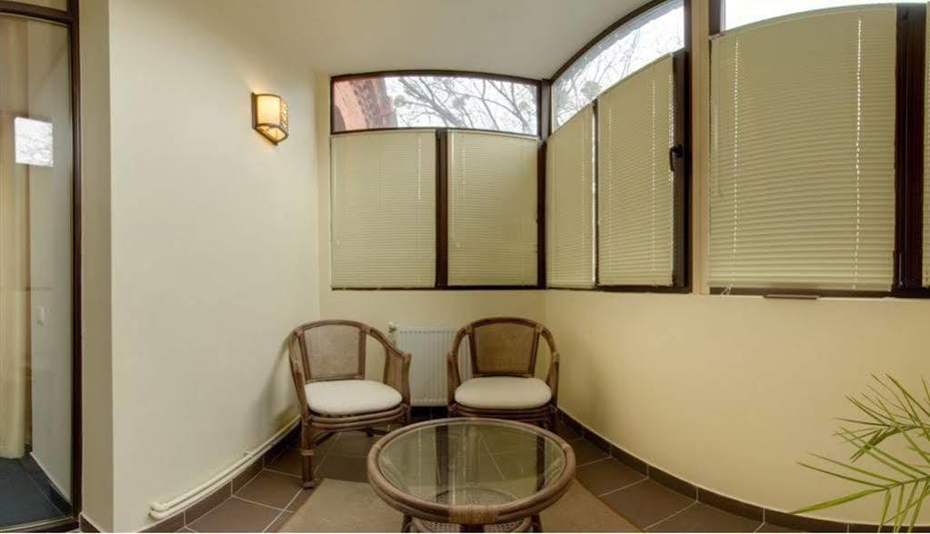 Four Rooms Mini-Hotel Kharkiv Eksteriør billede
